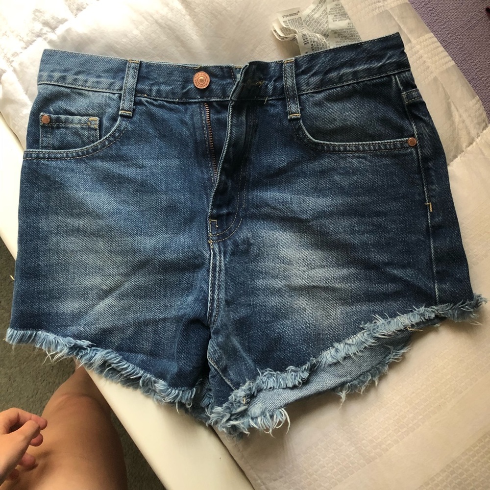 ZARA JEAN SHORTS SIZE 2